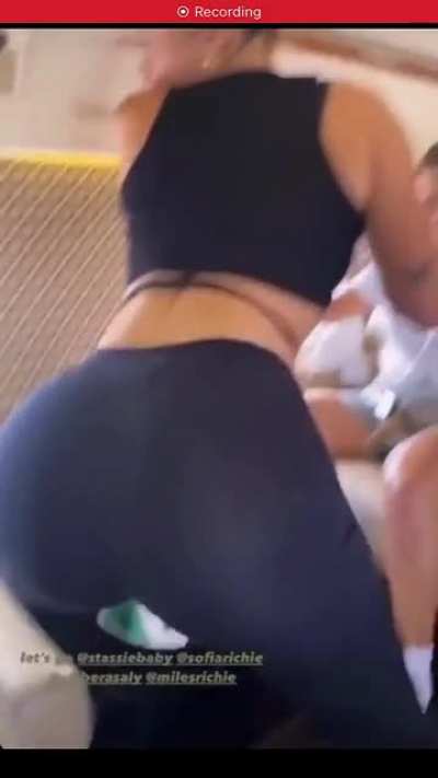 Non stop jiggle