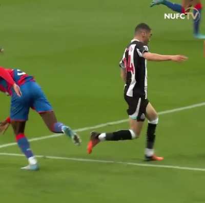Full Sequence of Miguel Almirón’s Goal for Newcastle vs. Crystal Palace