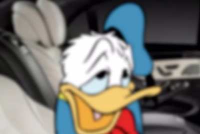 What is Donald Duck doing &eth;&shy;&eth;&eth;&macr;