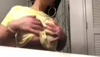 Semi Topless Twerk