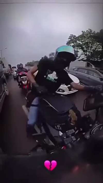 &iexcl;Sapito! Pobre compa, se le subi&oacute; el az&uacute;car.