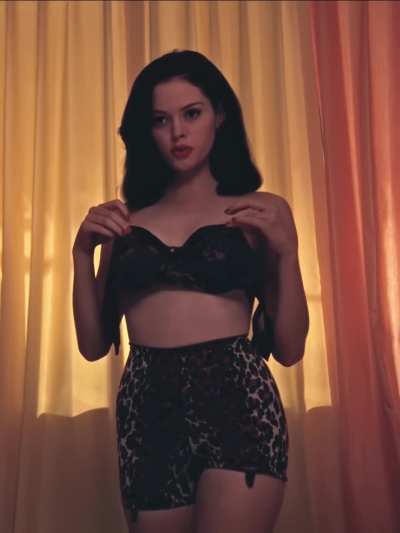 Rose McGowan (1997)
