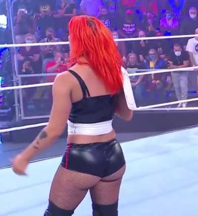 Gigi Dolin&rsquo;s thick fat cheeks