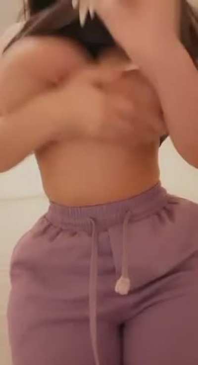 Huge natural titties on my 5&rsquo;1 frame [oc]