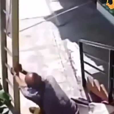 O veio puto com o cara que anda ele n&atilde;o, direitos iguais ?