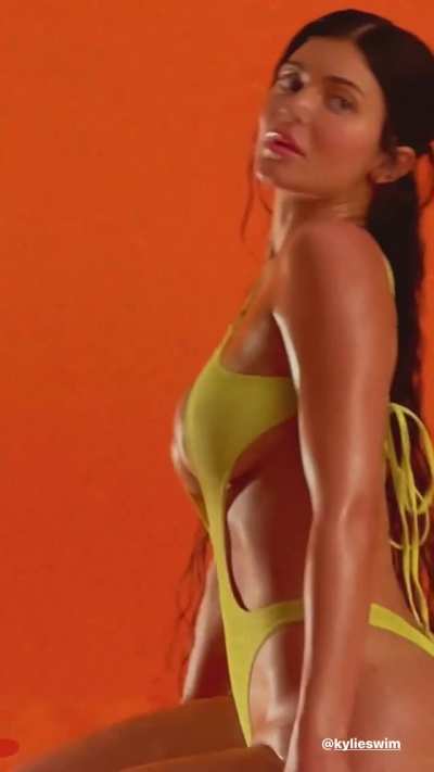 Kylie Swim (GFY)