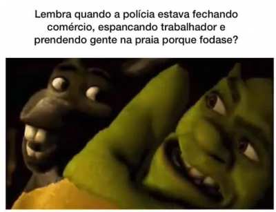 Teve at&eacute; pol&iacute;cia prendendo boneco que estava sem m&aacute;scara na praia