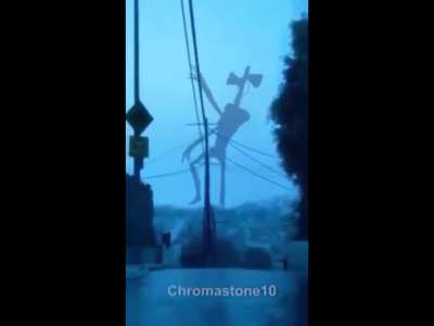 if you ever get scared looking at siren head stuff just watch this video (i edited the music but the video is owned by Chromastone10)