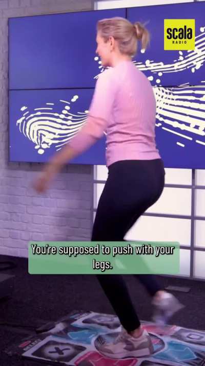 Rachel shaking it 