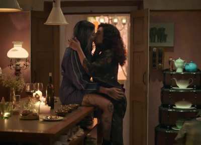 Shilpa Shukla &amp;amp; Bani J [Four More Shots Please S03E05, 6]