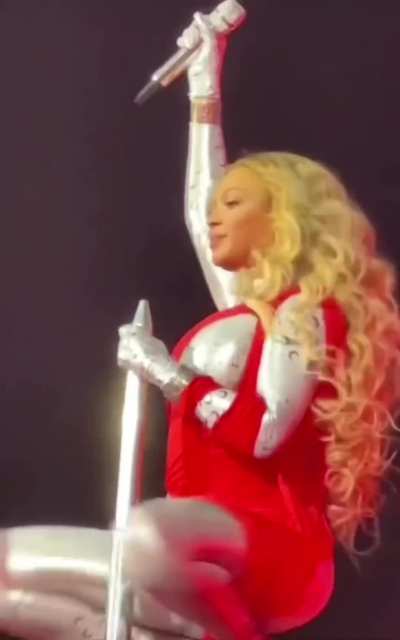 Beyonc&eacute; riding