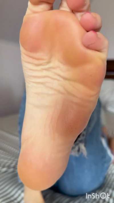 Happy feet Friday!!
