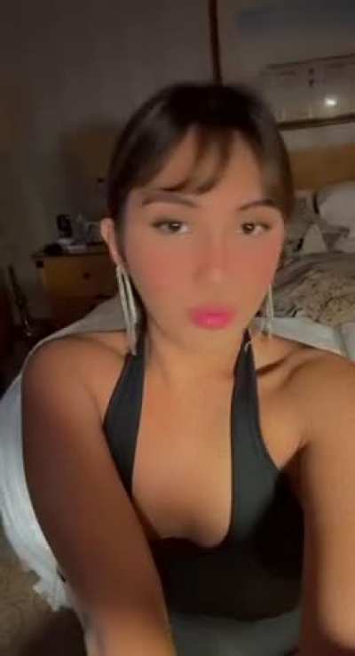 Hello cuties!! Looking for the perfect weekend girlfriend/playmate? I'm a [DOM] Asian trans girl available for [SEXT], live [CAM] and custom [VID]. I also offer [GFE] if you need longer and more intimate company! Let's talk 💕