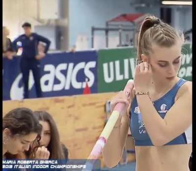 Girl Can&rsquo;t Take her Eyes off Maria Roberta&rsquo;s ass! 👀