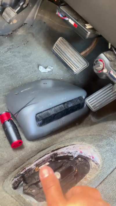 Any ideas on what could be causing this. 04 Silverado 4x4.