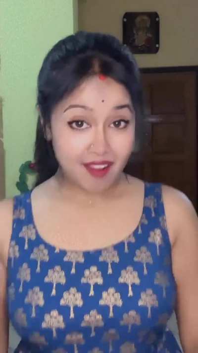 বিদিশা বৌদি. SBI তে job করে, এক বাচ্ছার মা, চাবুক গতর, একদম পাকা তালের মতো বাঁট 🤤