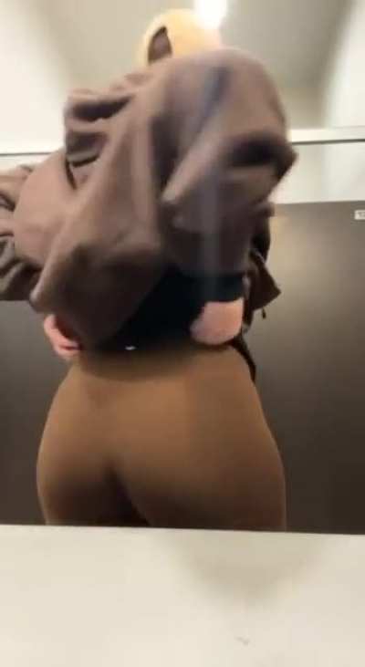 Quick bathroom break 
