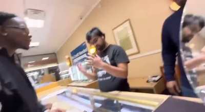 Guy pulls up on jeweler for scamming him