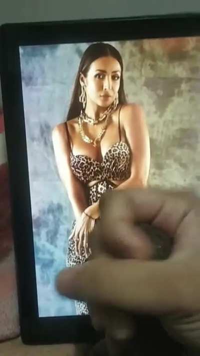 Fap on Malaika with moans