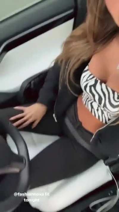 Tight Pants 👀