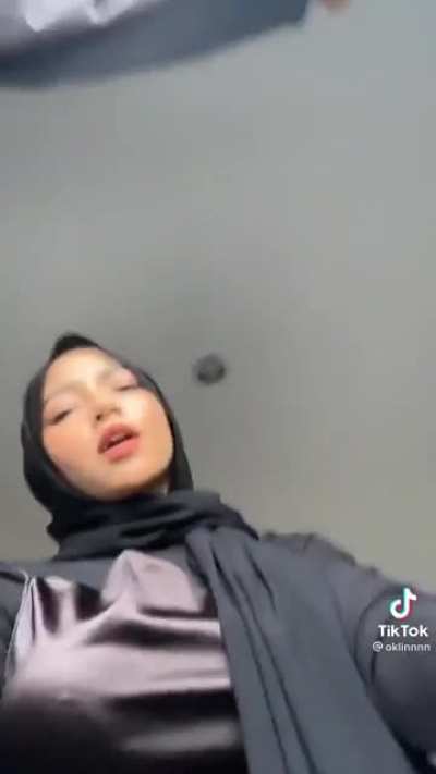 Hijabi Wildin