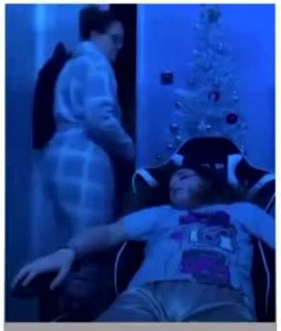 Quando eu t&ocirc; no Chat da Famil e o T3ddy aparece:
