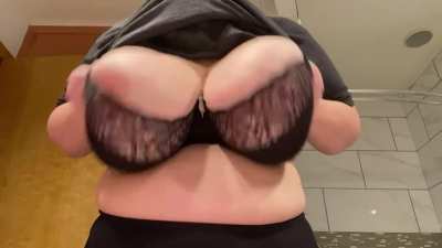 Bouncy enough? 💋