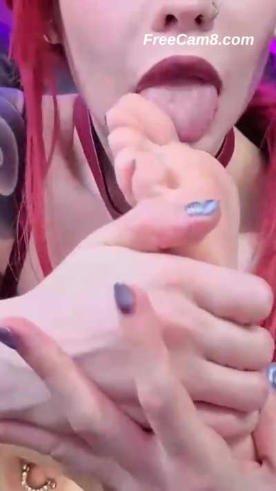 Be honest&hellip; you&rsquo;d love to suck my toes, wouldn&rsquo;t you?