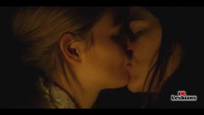 Stefanie Scott &amp;amp; Isabelle Fuhrman (The Last Thing Mary Saw)