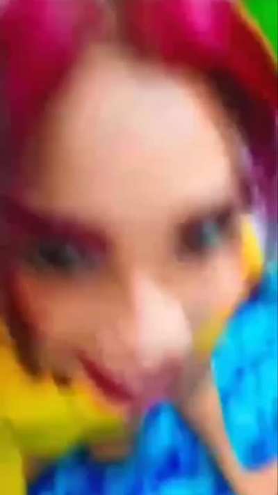 She can&rsquo;t stop exposing herself.