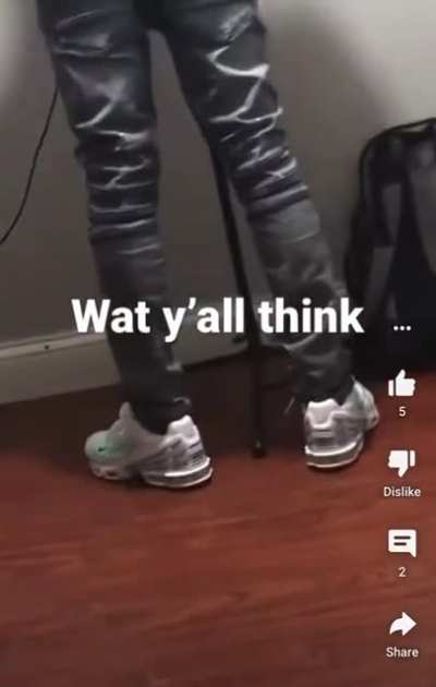 Wooski dissing Von while recording in the stu