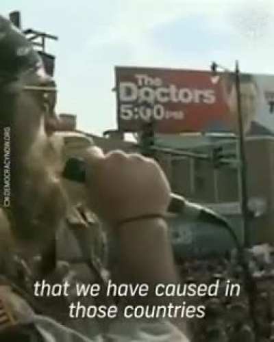 Veterans protesting against war in Iraq and Afghanistan by throwing away their medals