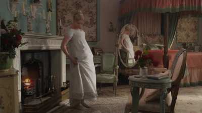 Anya lifts her dress in 'Emma'