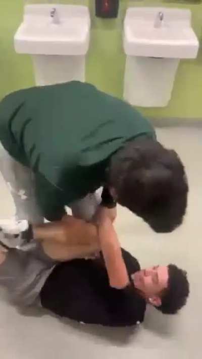 fight from my school, don&rsquo;t know why they were fighting but jeez louise