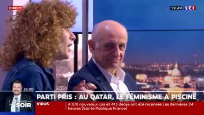 Abnousse Salmani = &laquo; Au Qatar, le f&eacute;minisme a piscine &raquo;