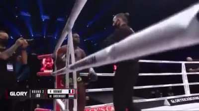 Cedric Doumbe sends Murthel Groenhart to the shadow realm at Glory 77