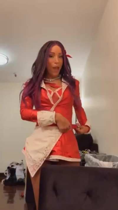Mercedes Mon&egrave;(IG Live)