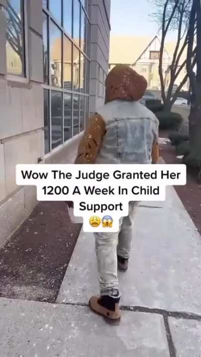 Woman antagonizes man for having to pay her 1200 a week in Child Support