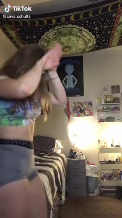 yeterli istek geldiğinde onlyfansını dökerim.