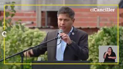 Axel kicillof dijo que en pleno discurso que la motosierra se tiene que quedar afuera de Buenos Aires : 