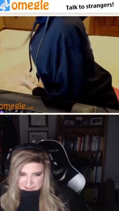 2 girls 1 omegle chat