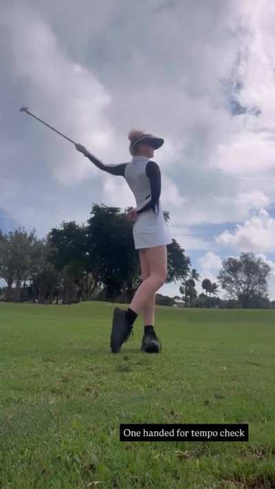 &ldquo;One handed for tempo check&rdquo; IG 11/30/2025