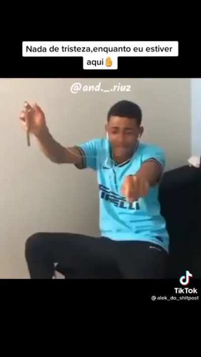 O video e do Tiko teko mais vale a pena kskskskks maravilhoso