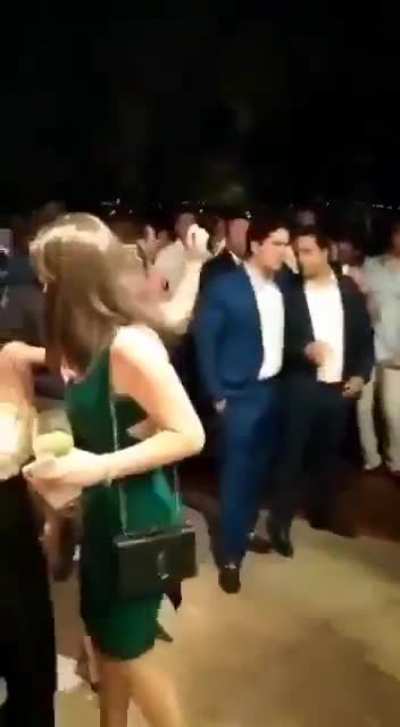 Quem n&atilde;o usa m&aacute;scara e aglomera &eacute; o que mesmo? ,🤡