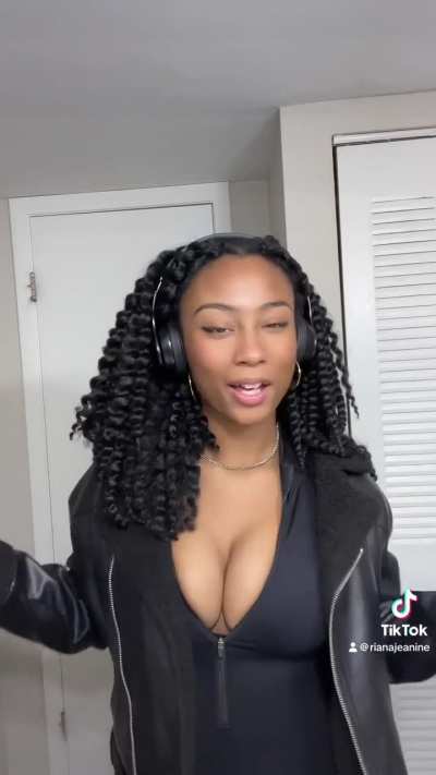 @rianajeanine
