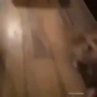 😐