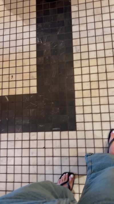 in line at the coffee shop today&hellip; the guy in front of me could not stop staring at my toes 😏