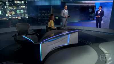 Jornal nacional alerta contra a desinforma&ccedil;&atilde;o existente nas redes sociais antes de informar os numeros da Covid-19 fornecidos pelo Consorcio dos Veiculos de Imprensa