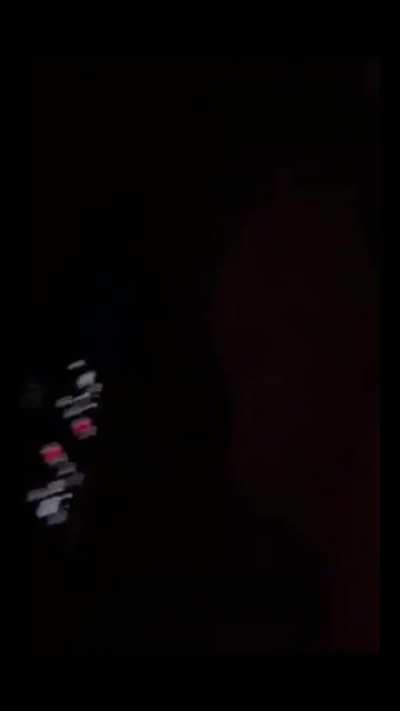 Daniella chavez peg&aacute;ndose una cachita en un auto 🔞
