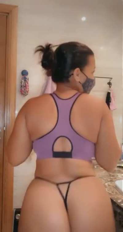 40 mom of 1, Be honest would u jerk off to my nudes if i send u some ?